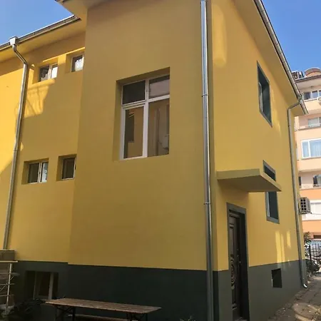 Lulu Lazur Apartment *